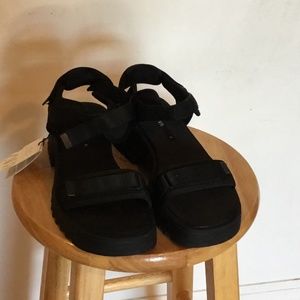 Platform sandals